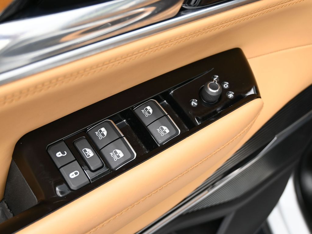 Used 2022 Bright White Clearcoat Jeep Series III image 22