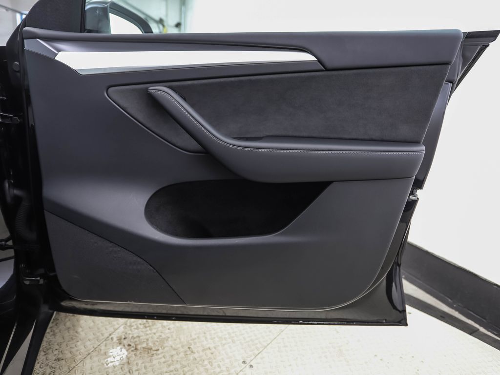 Thumbnail: 2024 Tesla Model Y - 26