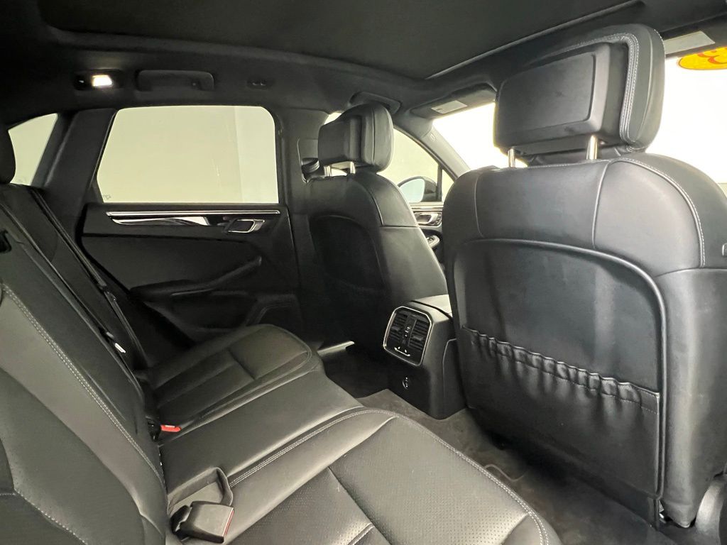 Thumbnail: 2023 Porsche Macan - 16