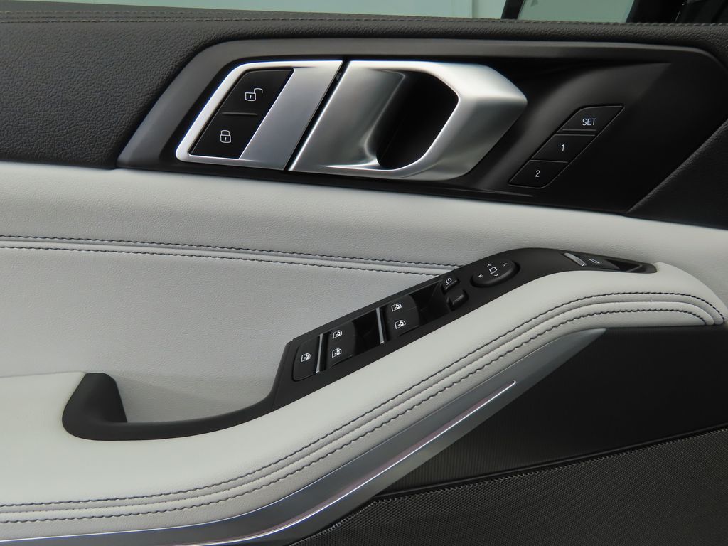 Thumbnail: 2023 BMW X5 - 24