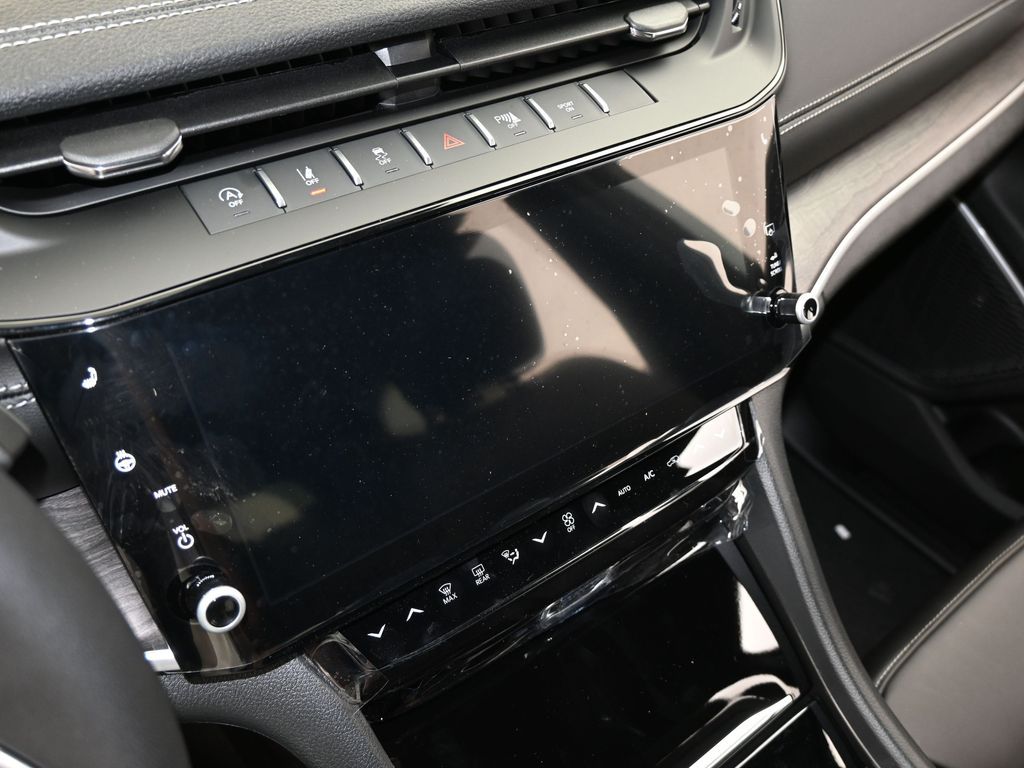 New 2026 Diamond Black Crystal Pearlcoat Jeep Limited image 22
