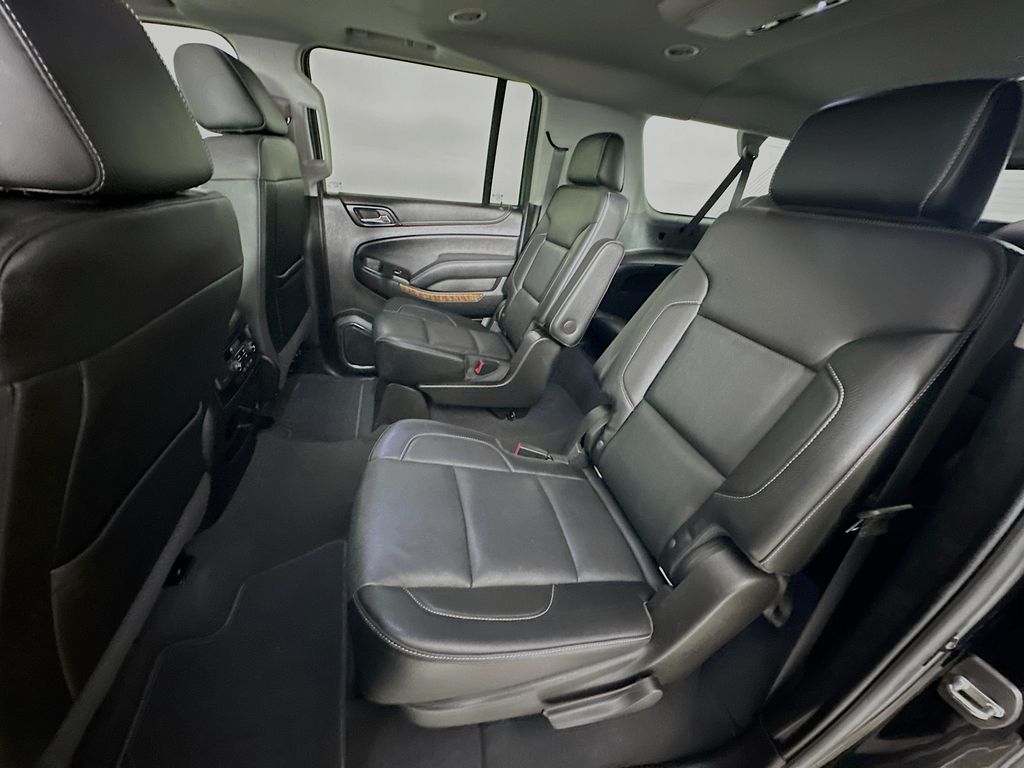 2019 Chevrolet Suburban Premier 25