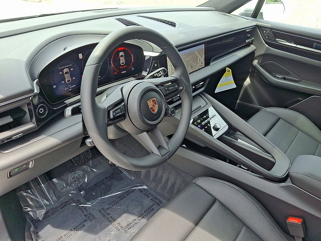 Thumbnail: 2025 Porsche Macan - 4