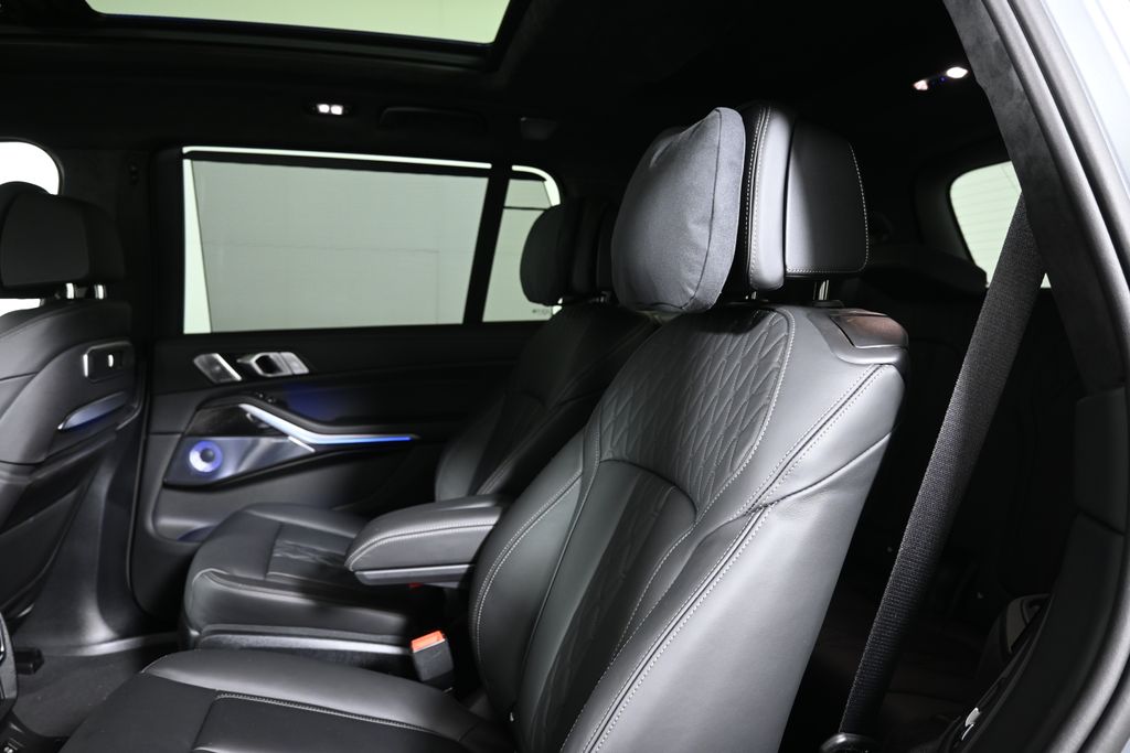 Thumbnail: 2026 BMW X7 - 5