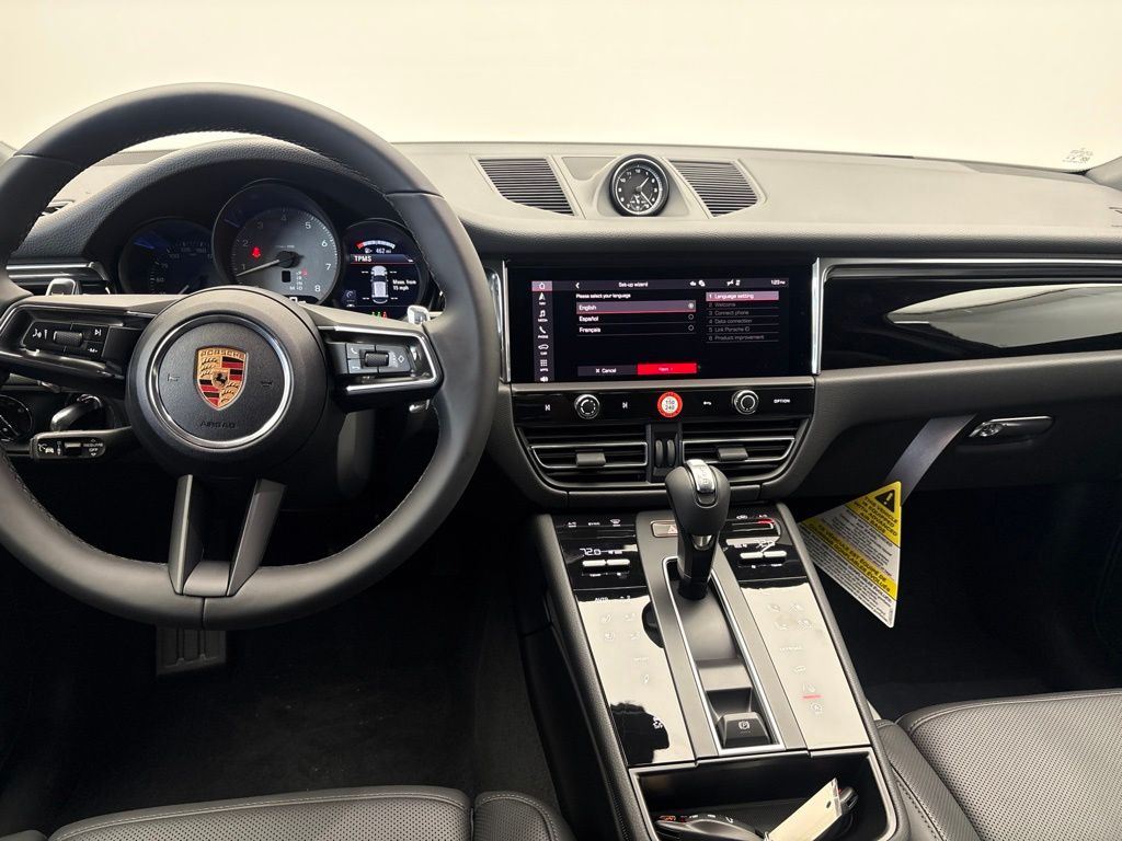 Thumbnail: 2026 Porsche Macan - 30