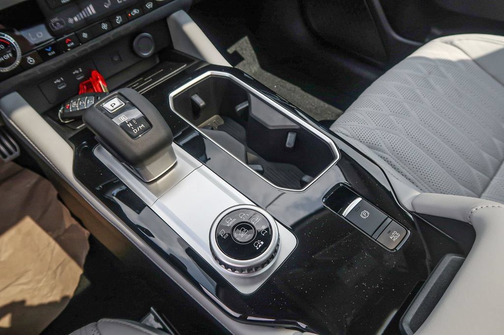 2025 Mitsubishi Outlander SEL Platinum Edition - Photo 39
