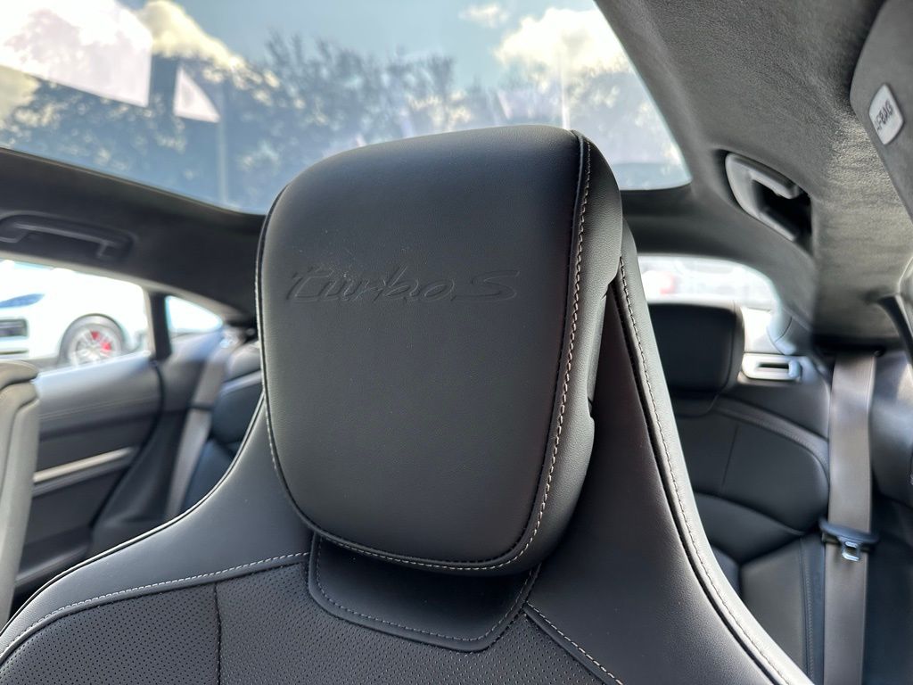 Thumbnail: 2025 Porsche Taycan - 23