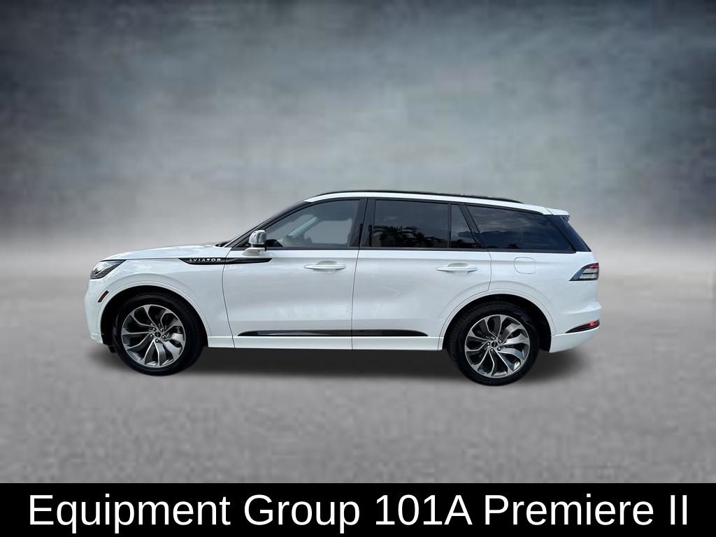 Used 2026 White Lincoln Premiere image 3