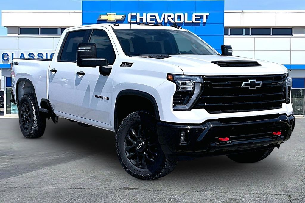 Summit White 2026 Chevrolet Silverado 2500HD Pickup Truck Four-Wheel Drive Automatic
