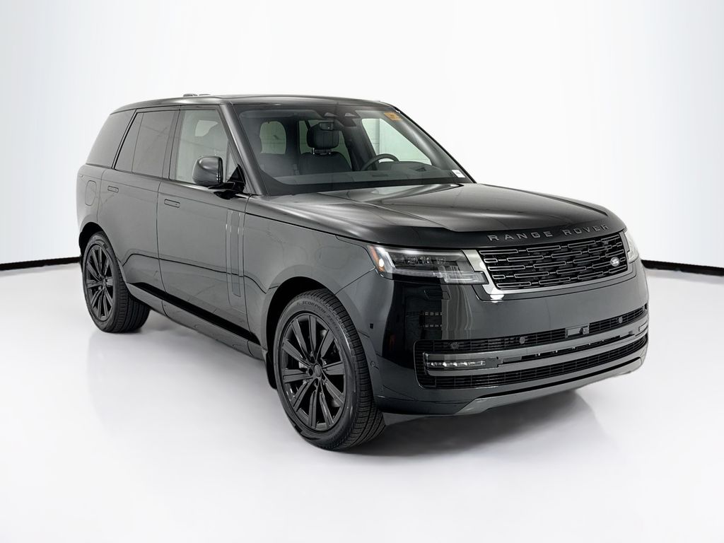 New 2026 Black Land Rover SE image 3