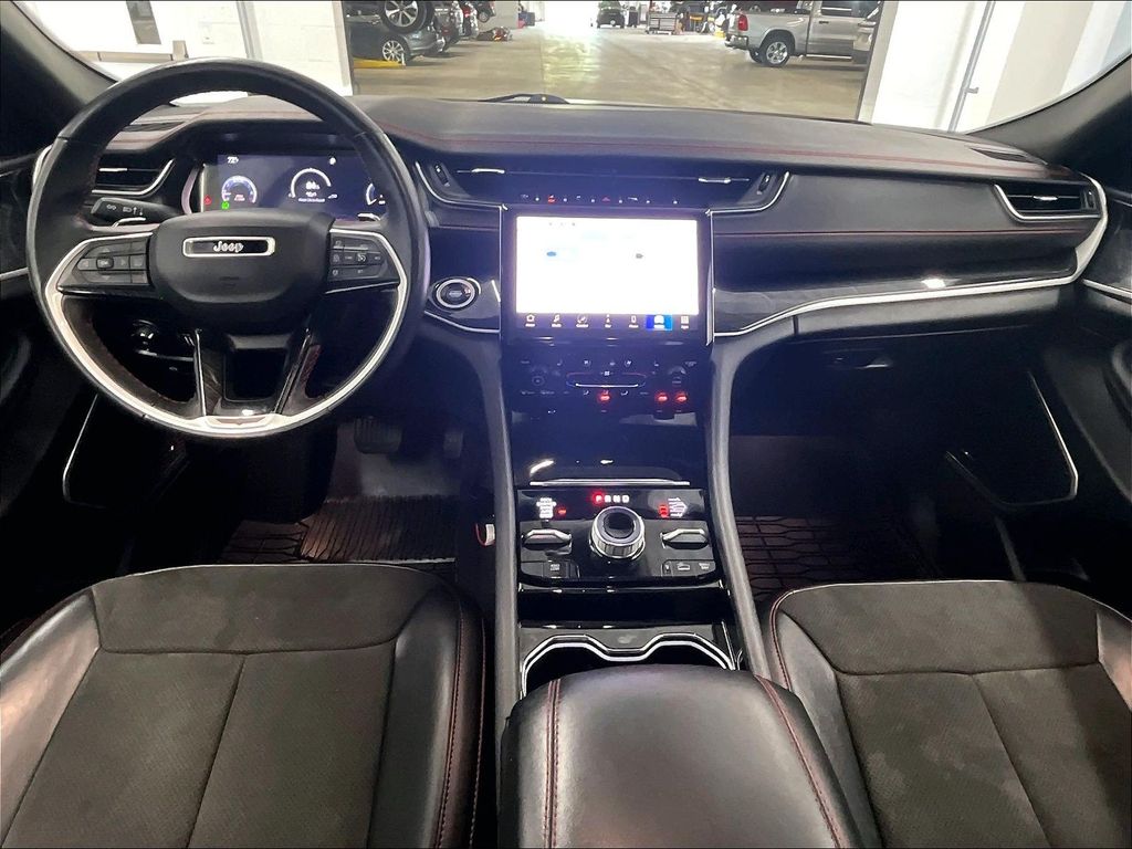 2022 Jeep Grand Cherokee — photo 21