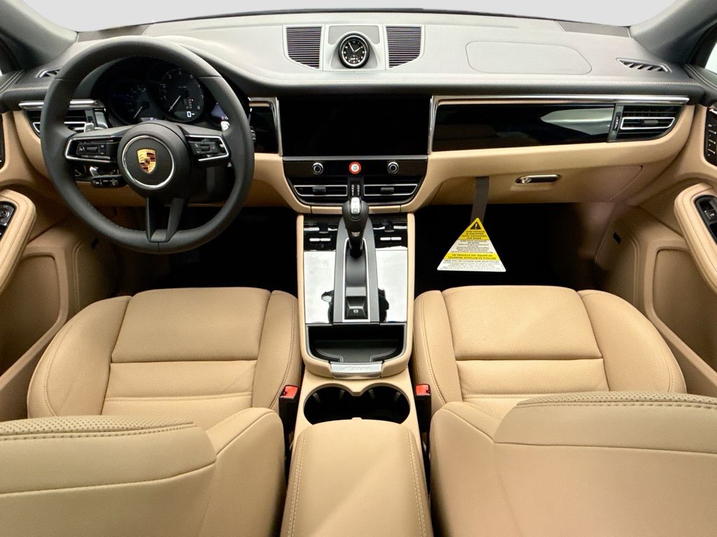 Thumbnail: 2026 Porsche Macan - 15