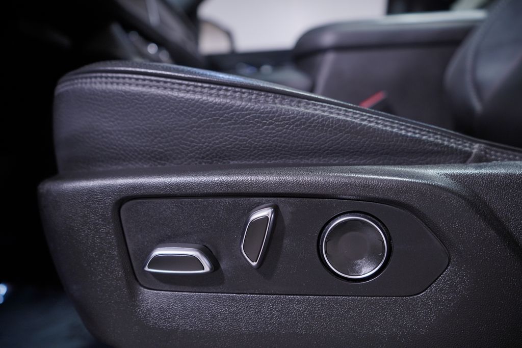 Thumbnail: 2021 GMC Yukon XL - 19