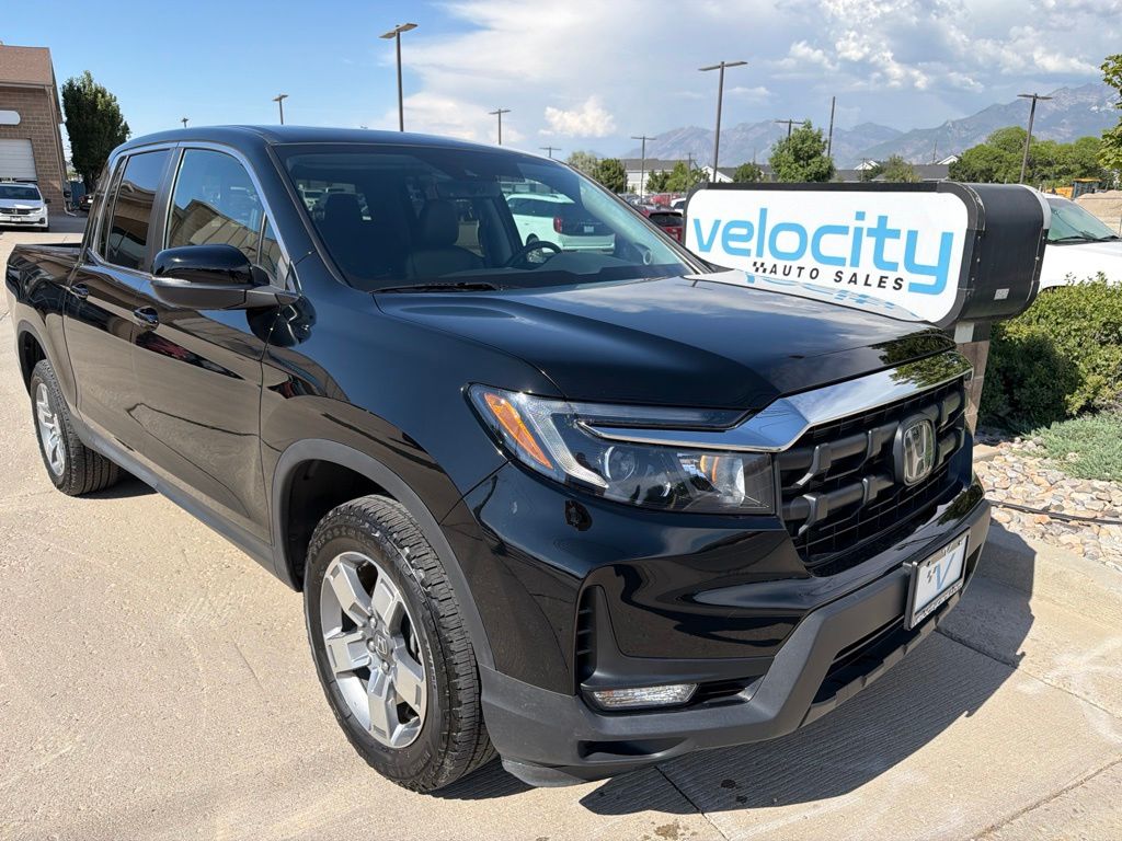 Black 2025 Honda Ridgeline Pickup Truck All-Wheel Drive 9-Speed Automatic