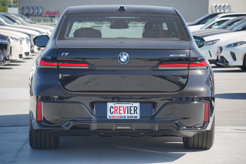 2025 BMW i7 xDrive60 6