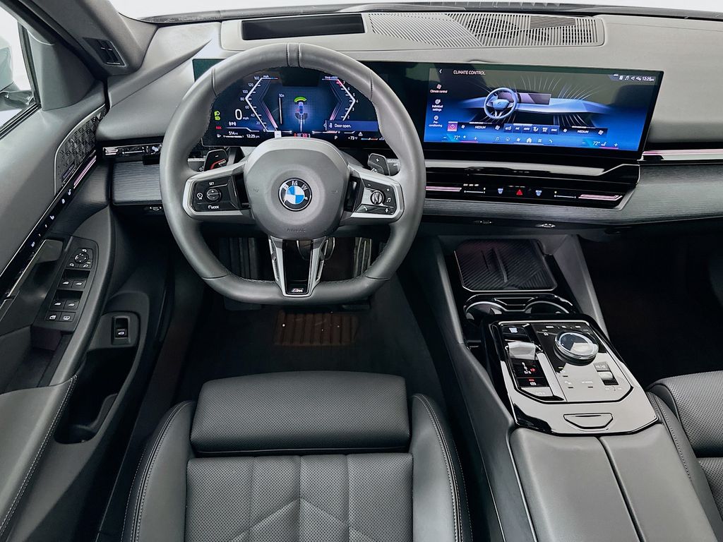 Thumbnail: 2025 BMW 5 Series - 23