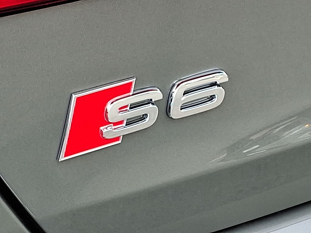 Thumbnail: 2025 Audi S6 - 21