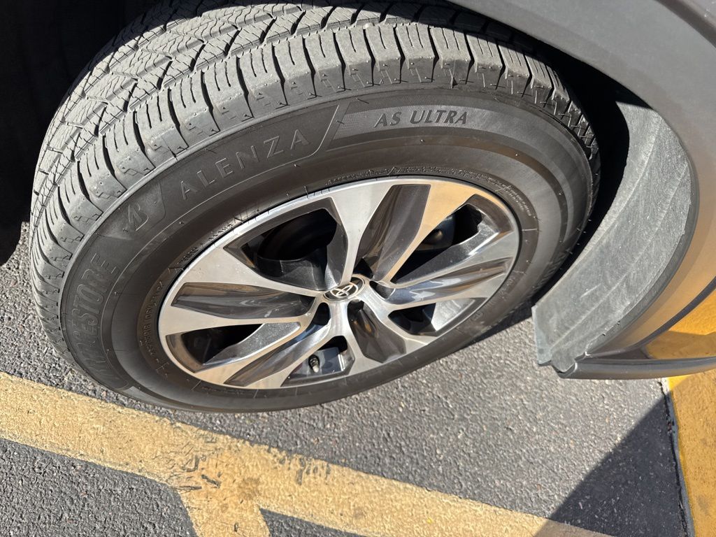 Thumbnail: 2023 Toyota Highlander - 11