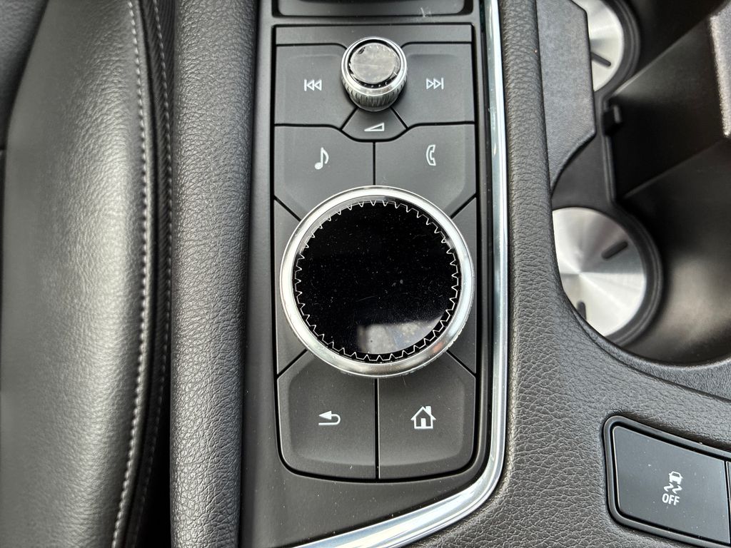 2024 Cadillac XT6 Luxury White at Carlisle Cadillac Buick GMC