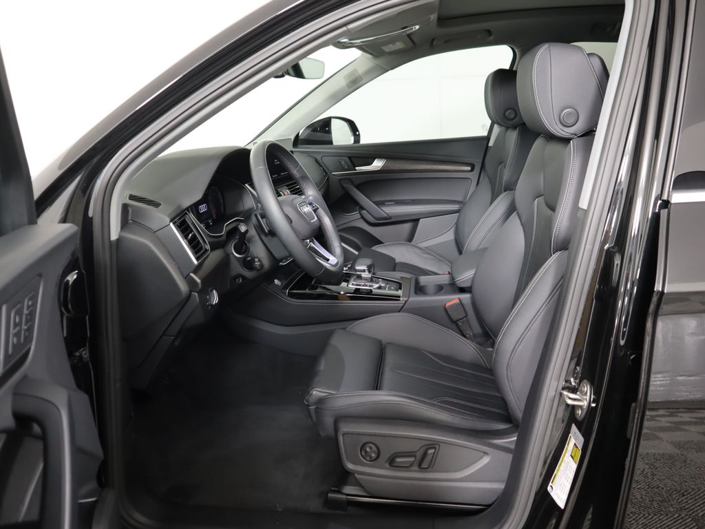 Thumbnail: 2025 Audi Q5 - 20