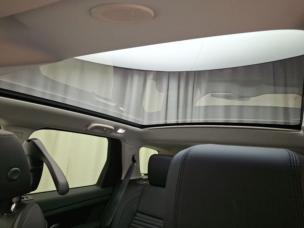 Thumbnail: 2025 Land Rover Discovery Sport - 15