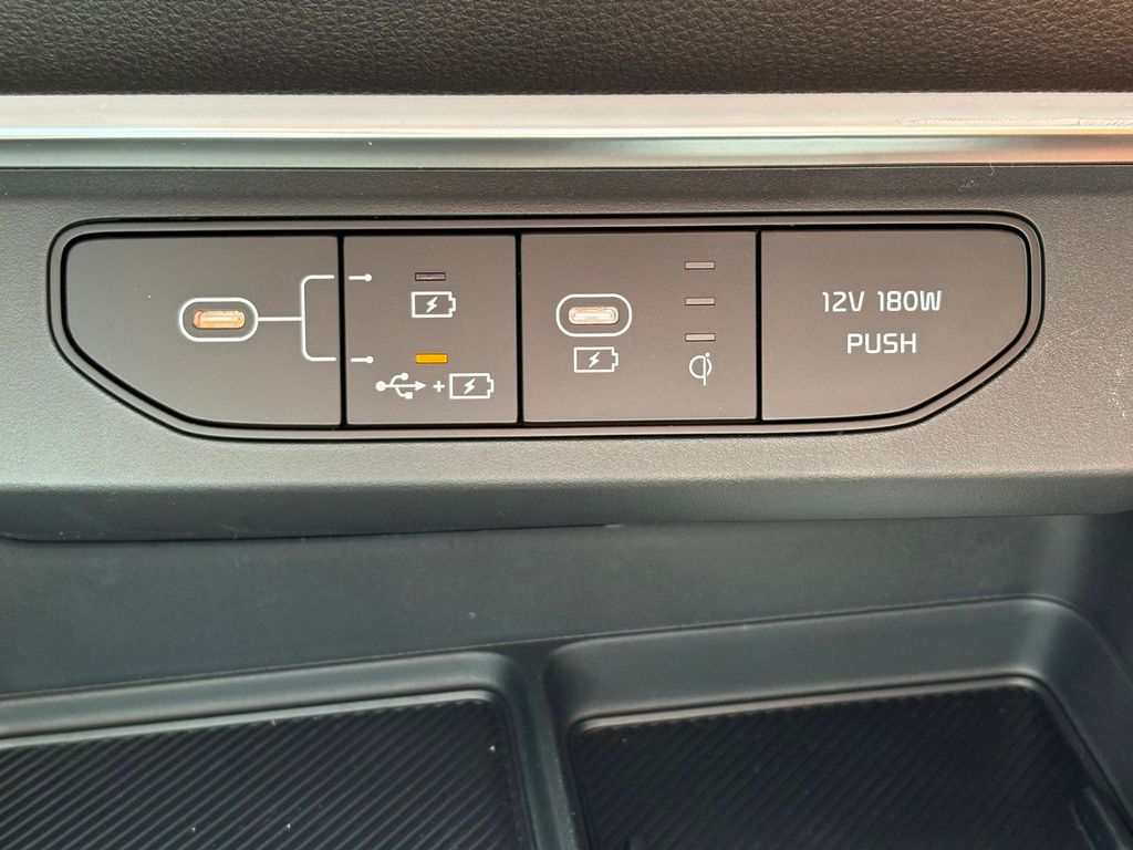New 2026 Kia Carnival MPV Van