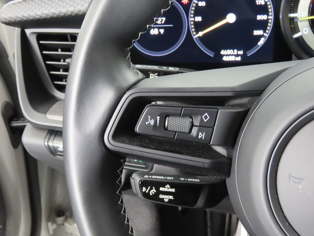 Thumbnail: 2023 Porsche 911 - 21