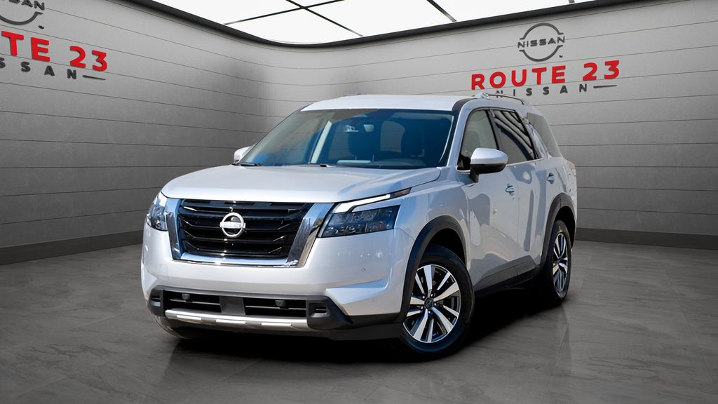 Brilliant Silver Metallic 2025 Nissan Pathfinder SUV / Crossover All-Wheel Drive Automatic