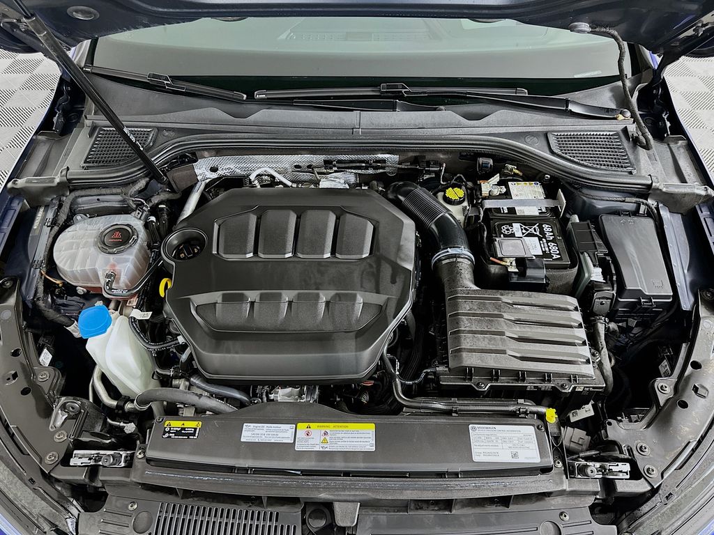 Thumbnail: 2024 Volkswagen Golf - 31