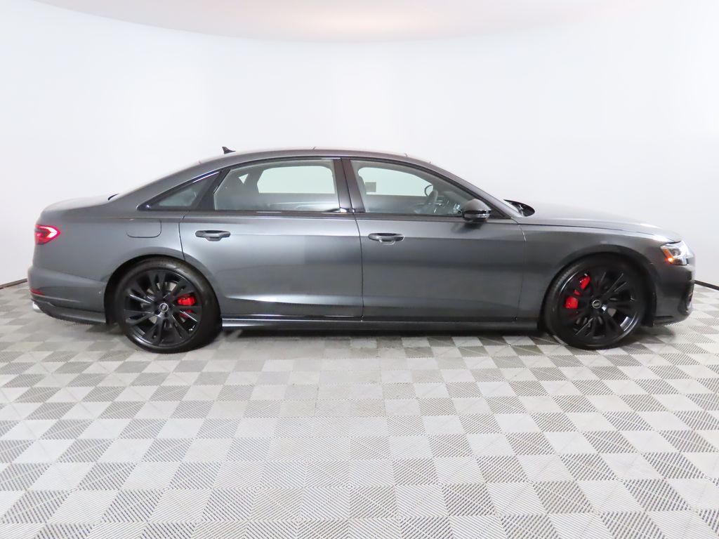 Thumbnail: 2025 Audi S8 - 6