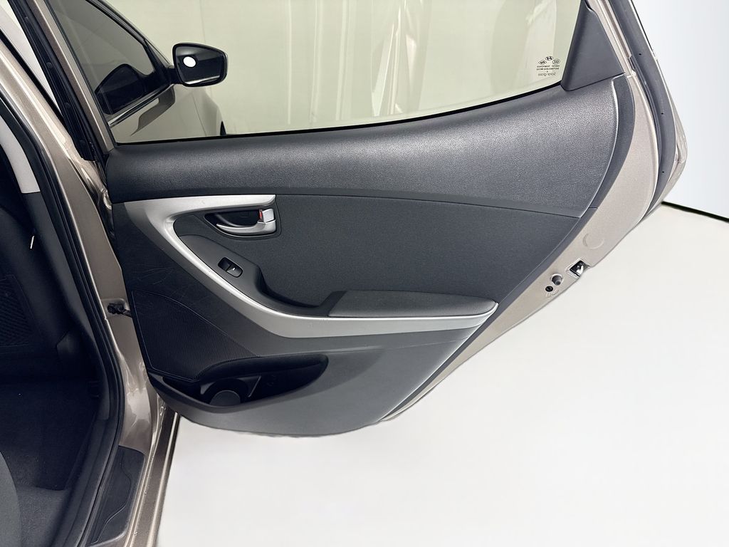 Thumbnail: 2015 Hyundai Elantra - 27