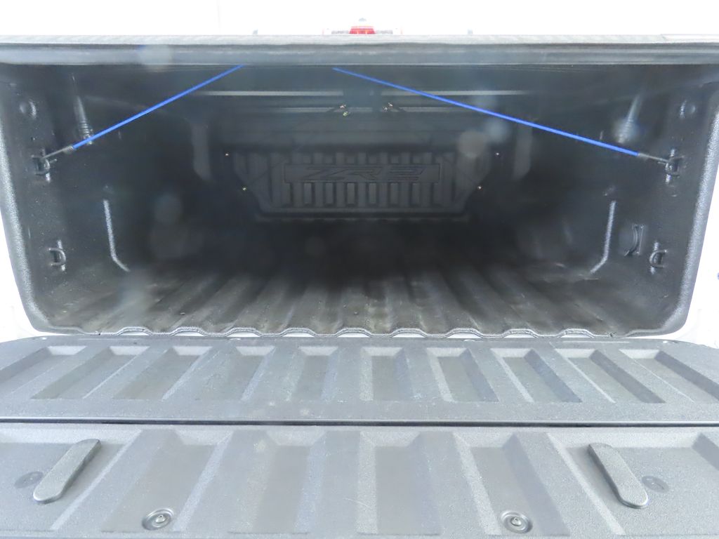 Thumbnail: 2024 Chevrolet Colorado - 28