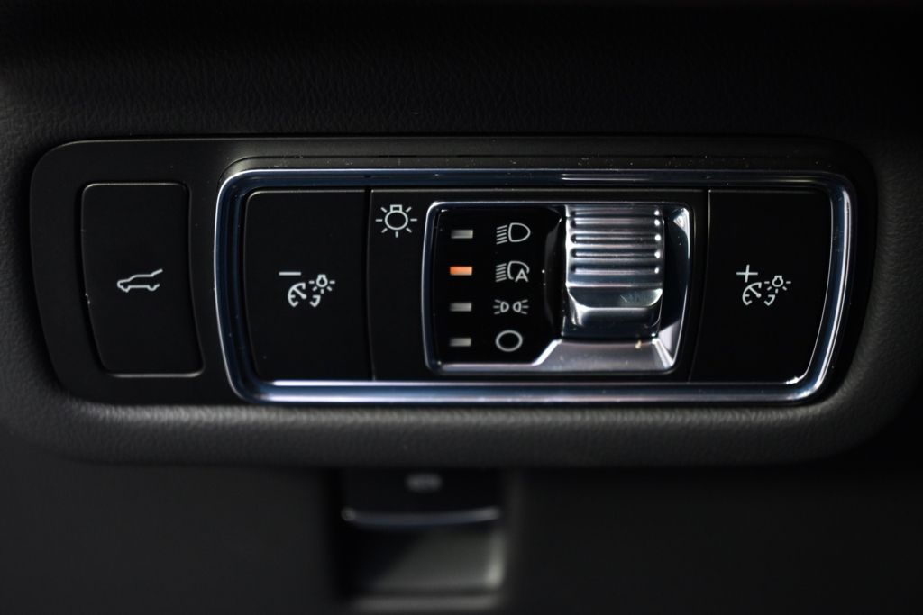 New 2026 Gray Lincoln Reserve image 25