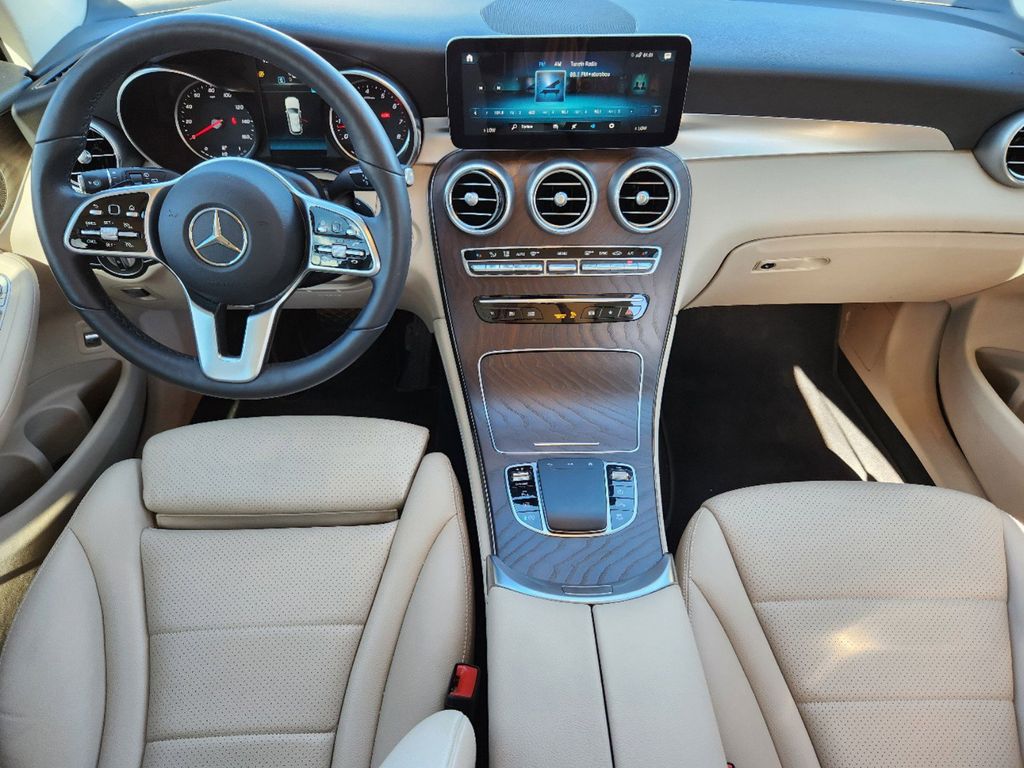 2021 Mercedes-Benz GLC GLC 300 25