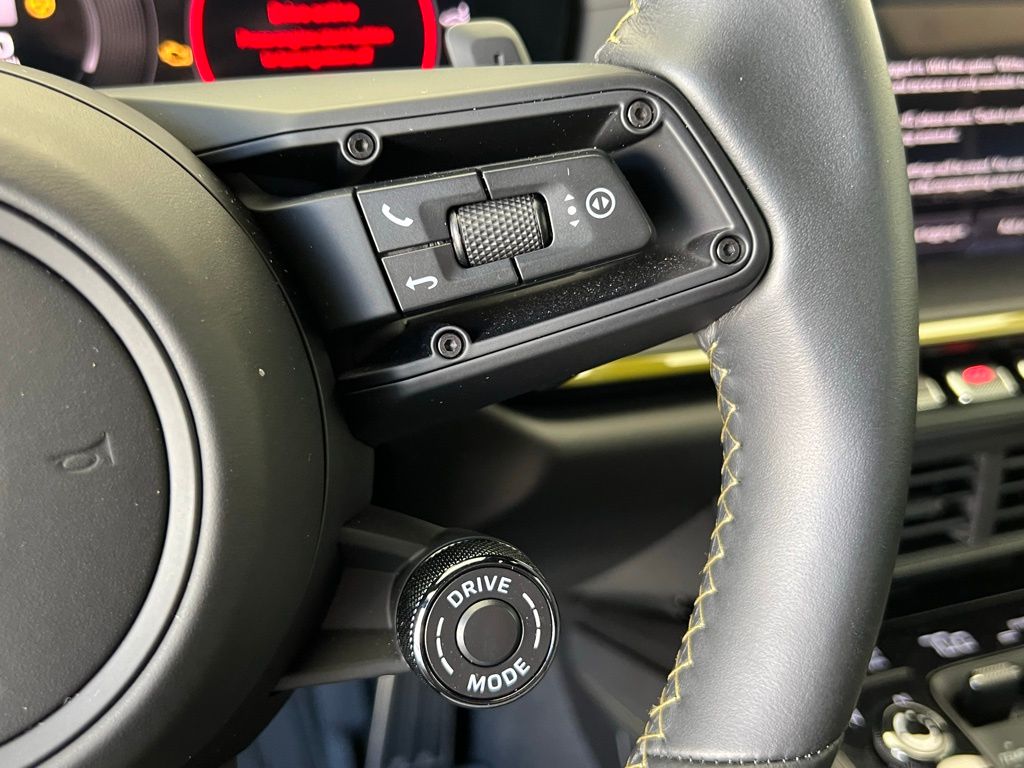 Thumbnail: 2026 Porsche 911 - 9