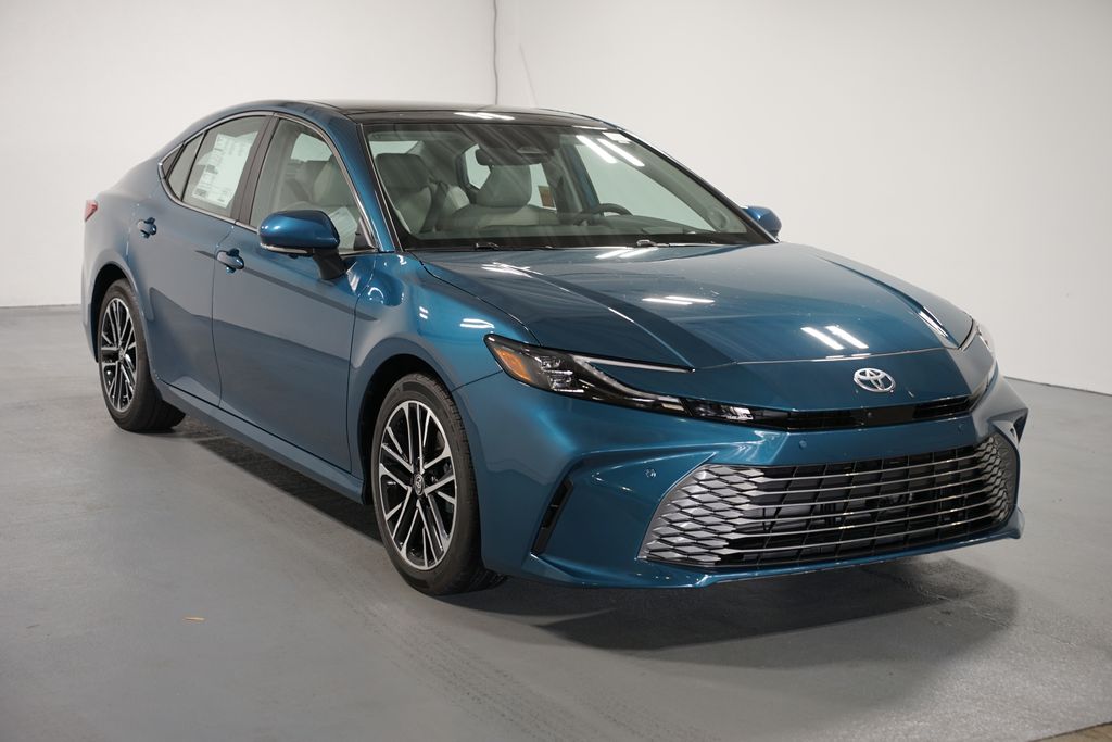 Thumbnail: 2025 Toyota Camry - 3