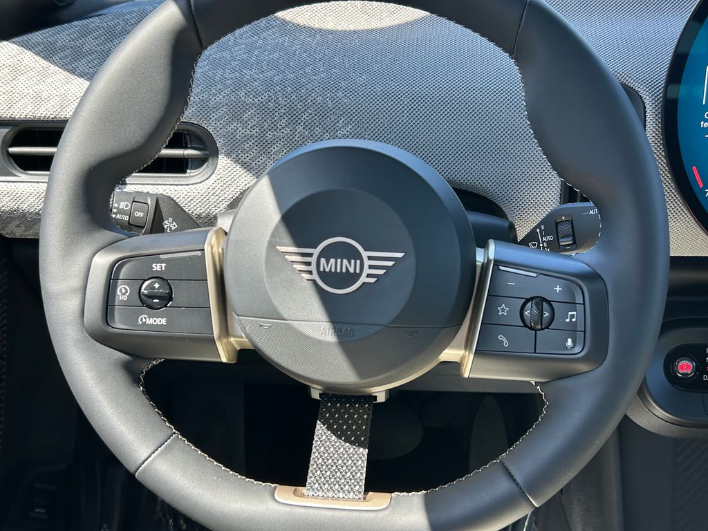 2025 MINI Cooper S 17