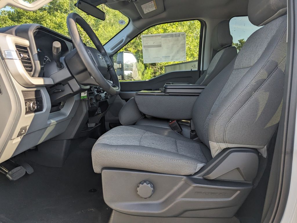 2025 Ford F-250 Super Duty XL