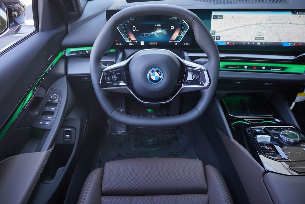 2025 BMW i5 xDrive40 16