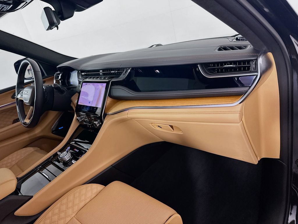 Thumbnail: 2023 Jeep Grand Cherokee L - 30