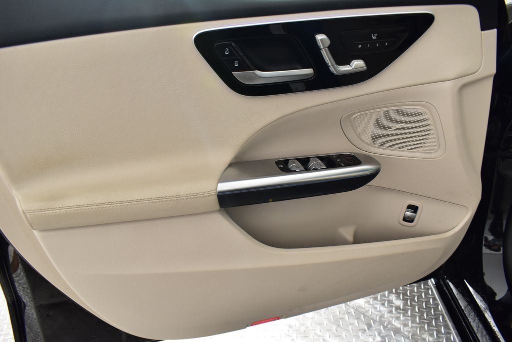 Thumbnail: 2023 Mercedes-Benz C-Class - 11