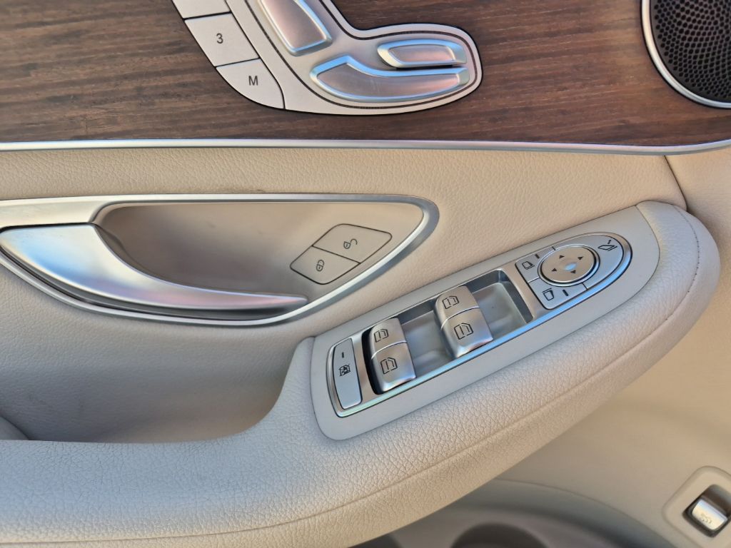 Used Car 2022 Mercedes-benz Glc  Glc 300 For Sale Under $35,000 In Austin, Texas