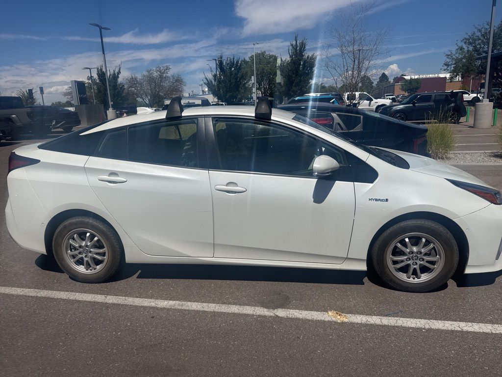 2020 Toyota Prius LE AWD-e photo 4