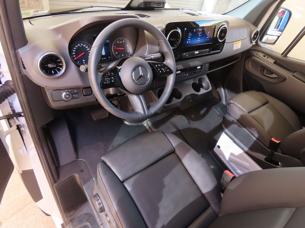 Thumbnail: 2026 Mercedes-Benz Sprinter - 9