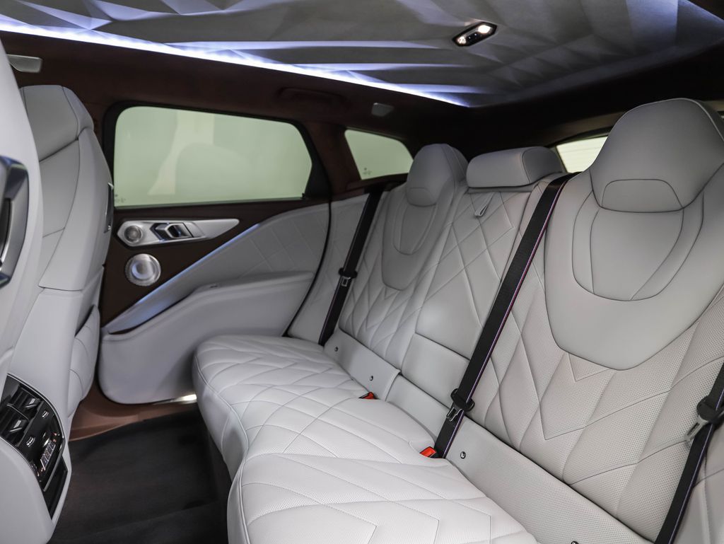 Thumbnail: 2025 BMW XM - 22