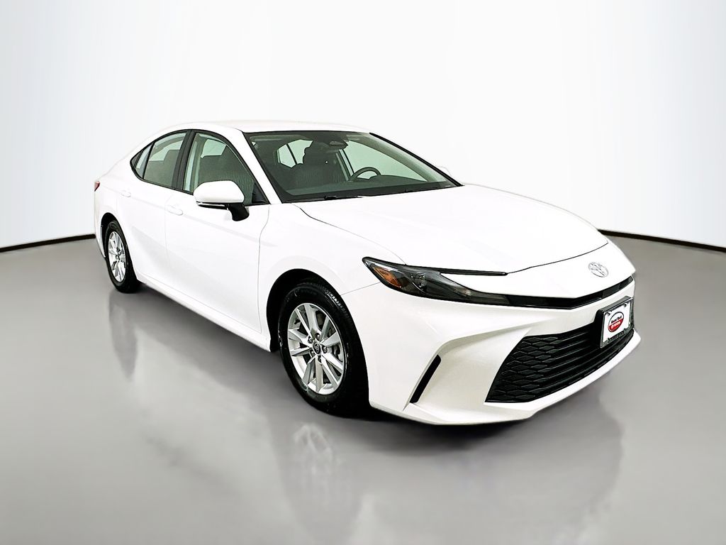 2025 Toyota Camry LE 3