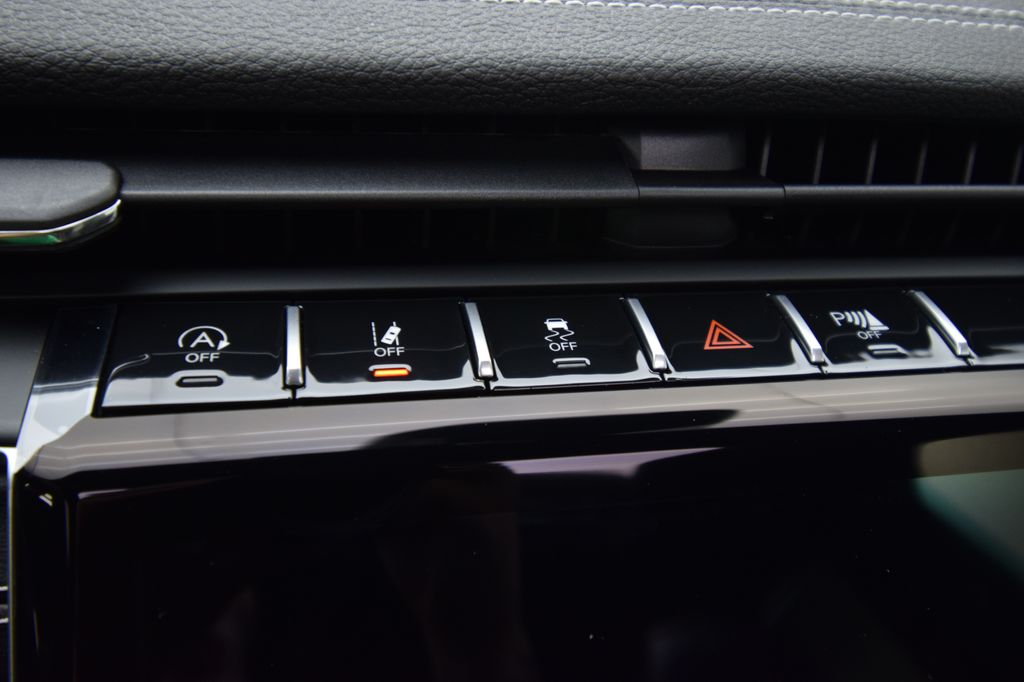 new 2025 Jeep Grand Cherokee car, priced at $44,555