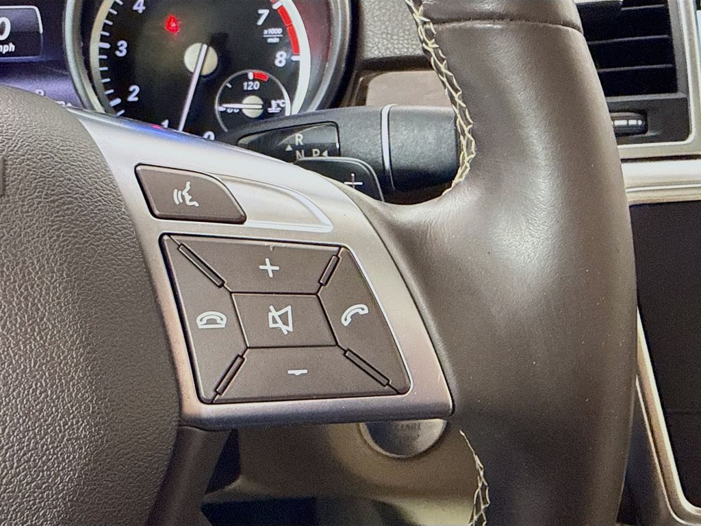 Thumbnail: 2015 Mercedes-Benz M-Class - 12