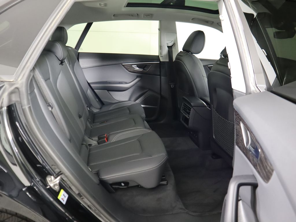 Thumbnail: 2022 Audi Q8 - 23