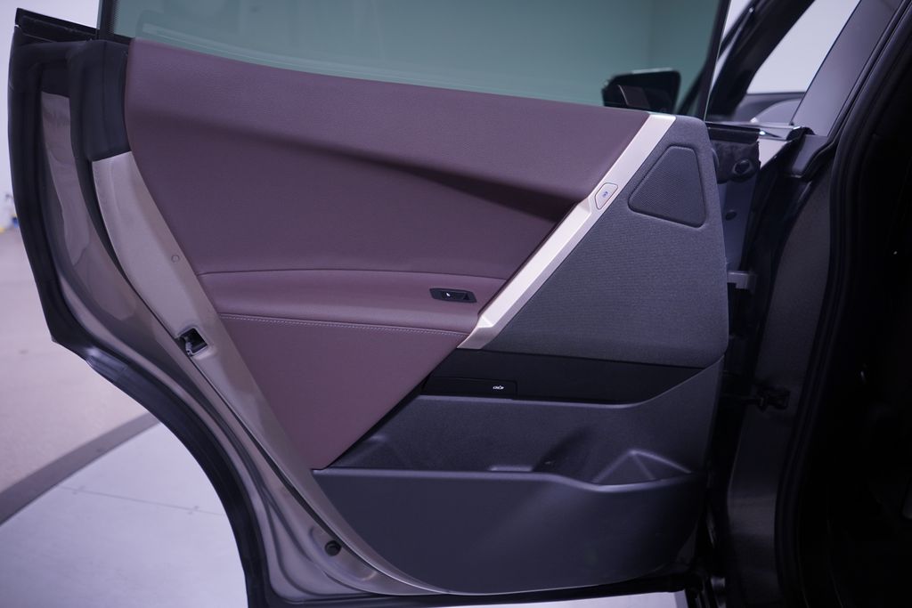 Thumbnail: 2023 BMW iX - 14